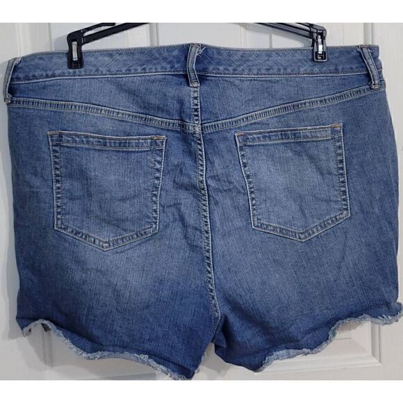 Torrid Feel the Fit Size 18 Distressed Denim Button Up Shorte - Picture 2 of 4